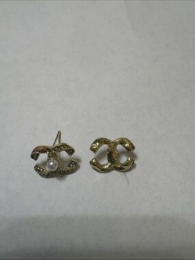 Gold-Tone Interlocking CC Stud Earrings with Pearl Accent